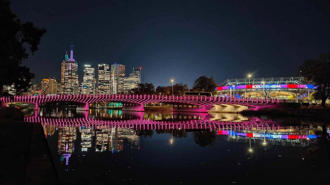 Swan bridge + Melb Skyline - Darren FB
